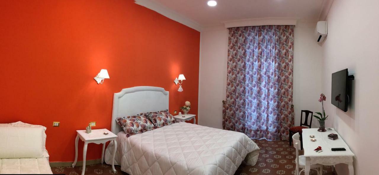 B&B Resta Cu Mme Napoli Ngoại thất bức ảnh