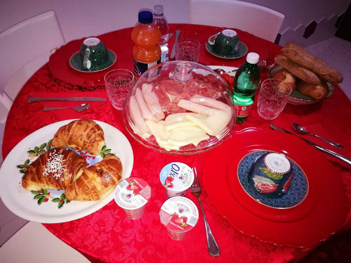 B&B Resta Cu Mme Napoli Ngoại thất bức ảnh