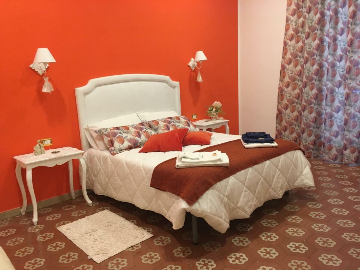B&B Resta Cu Mme Napoli Ngoại thất bức ảnh