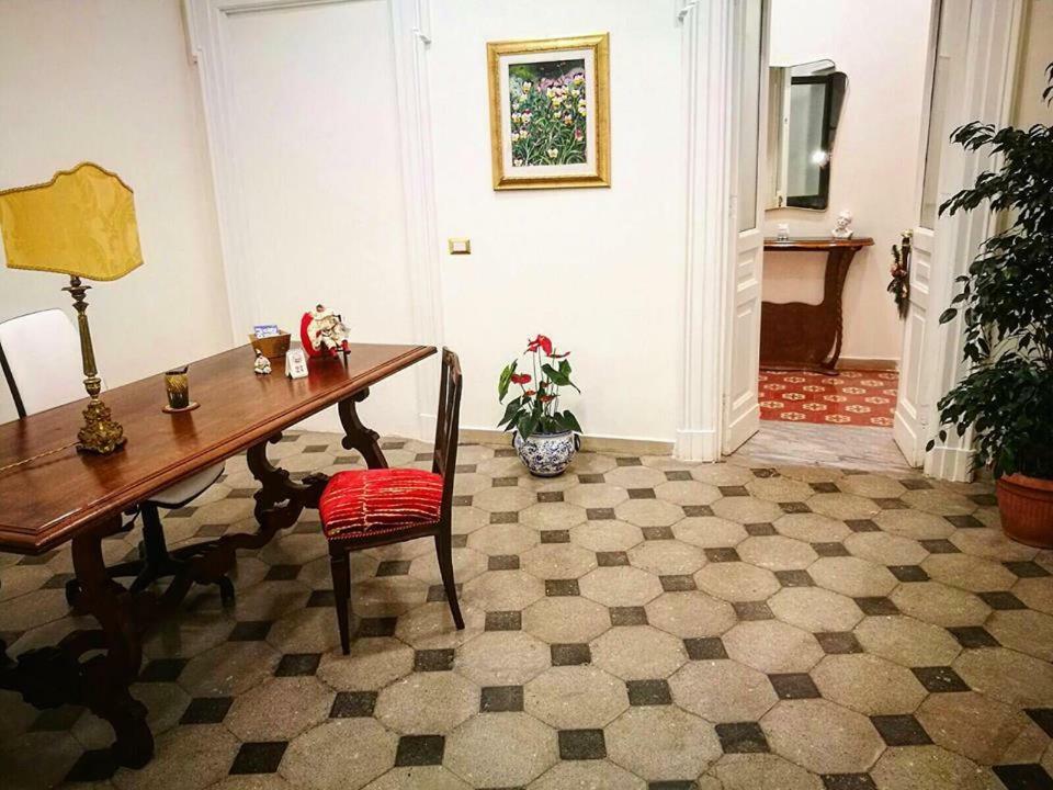 B&B Resta Cu Mme Napoli Ngoại thất bức ảnh