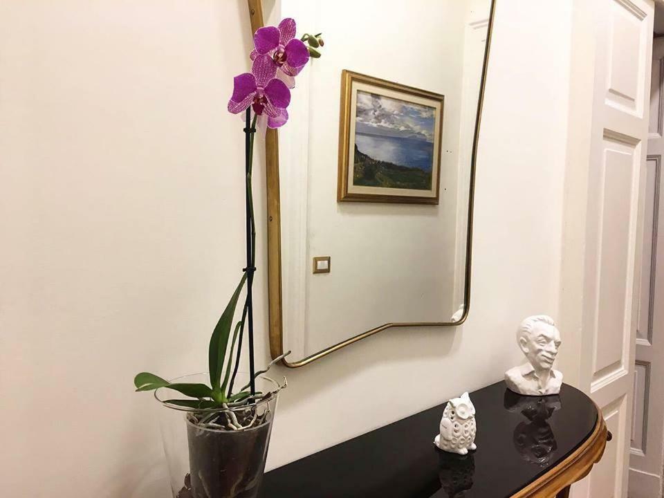 B&B Resta Cu Mme Napoli Ngoại thất bức ảnh
