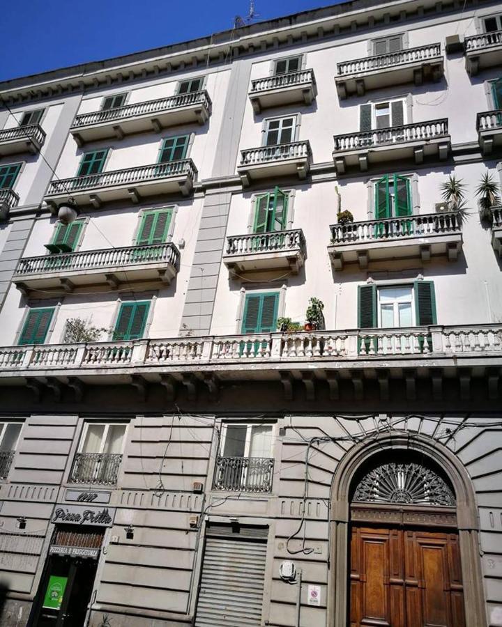 B&B Resta Cu Mme Napoli Ngoại thất bức ảnh